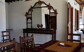 Amka House